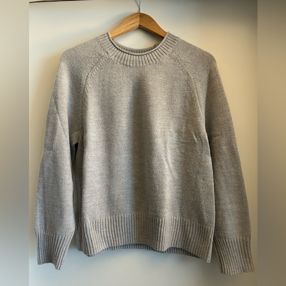 Light Grey Banana Republic Knit Sweater